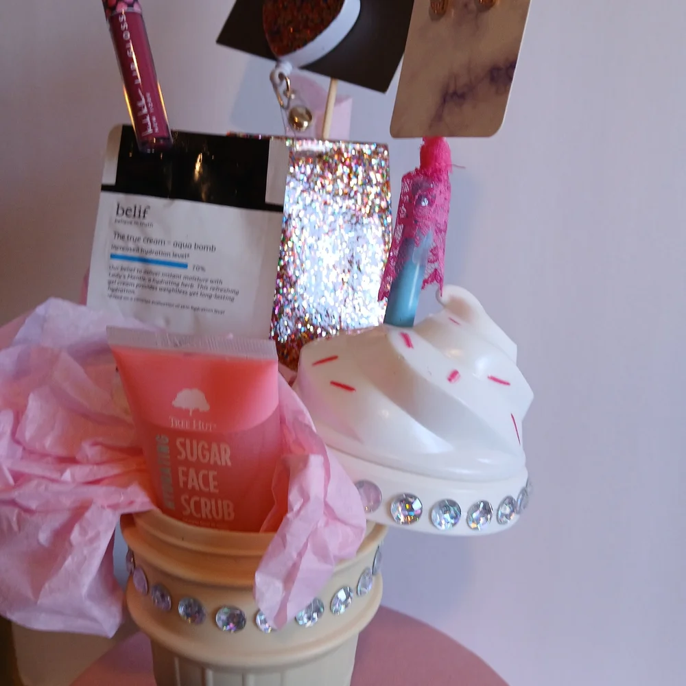 Ice Cream Cone Nicole Miller, Betse Celebration Concept/Gift Set